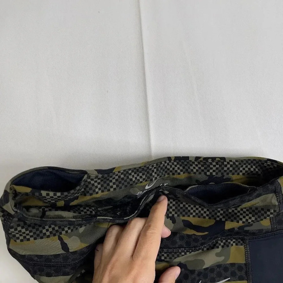 Nike Dri Fit Epic Clash Camouflage Crop Leggings - Picture 11 of 12